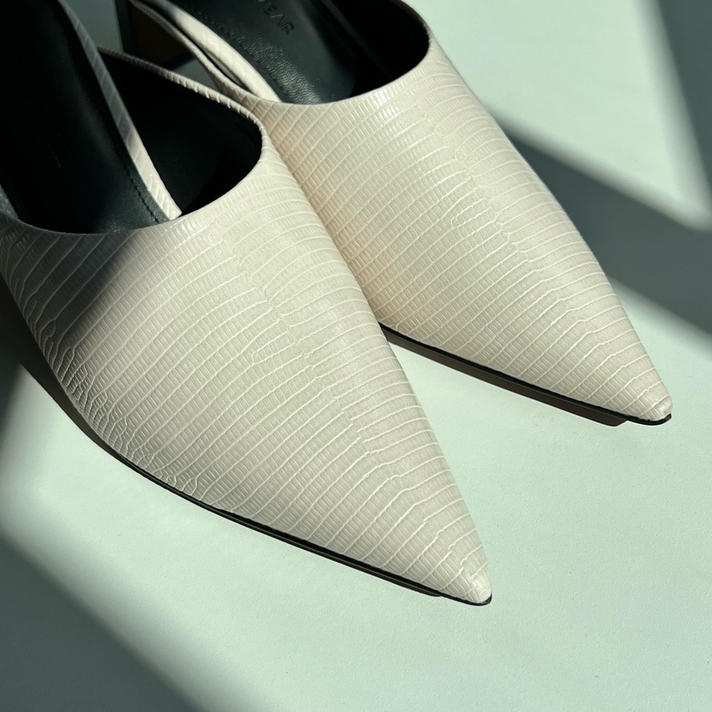 BNWT Cream with black heel, low heel slides - Picture 4 of 10